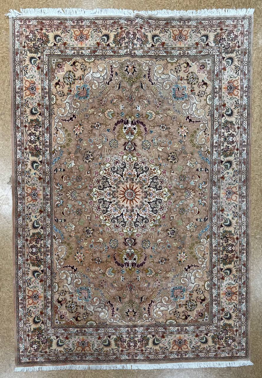 Fine Silk-Highlighted Tabriz Rug –